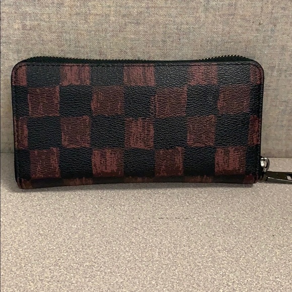 Authentic Coach Men’s Wallet!!! - Picture 2 of 2